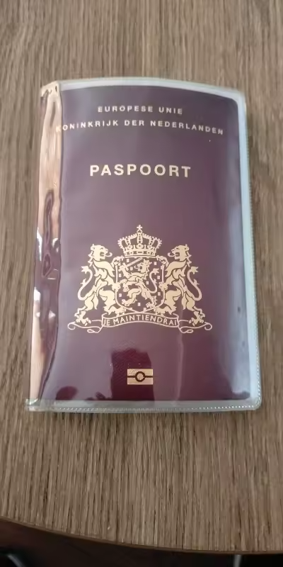 1 x Reisepass-Schutzhülle, transparent, mattiert, PVC-Material, wasserdicht