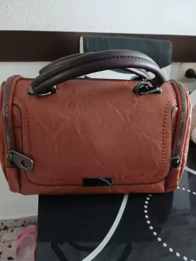 Modische Damen-Umhängetasche mit großer Kapazität, Boston-Handtasche Farbe CAMEL